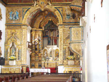 p_altar.jpg (167595 bytes)