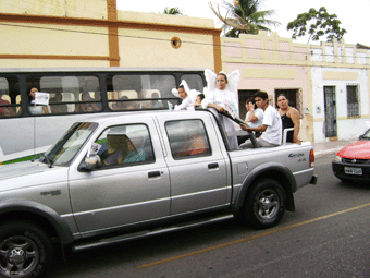 w004.gif (62375 bytes)